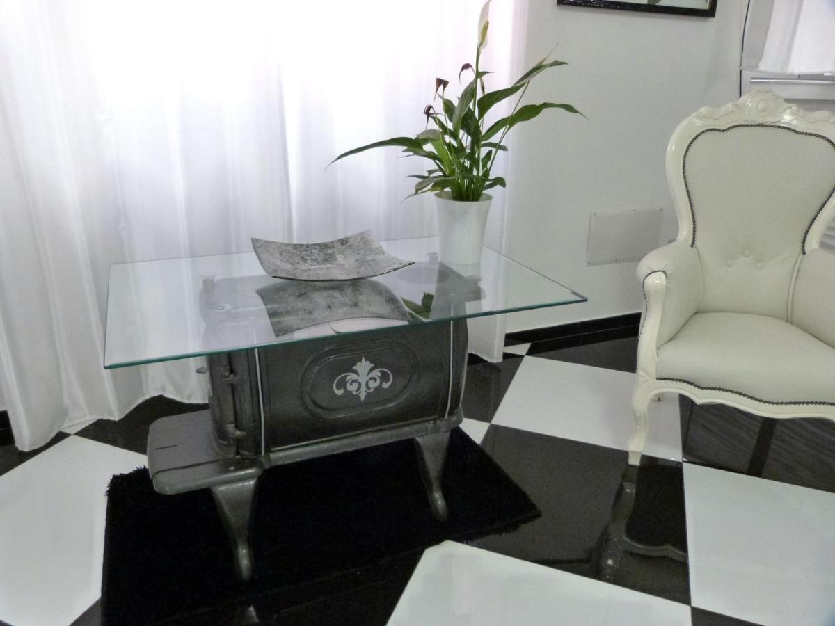 לה מדלנה Clelia'S Boutique Rooms & Suites מראה חיצוני תמונה