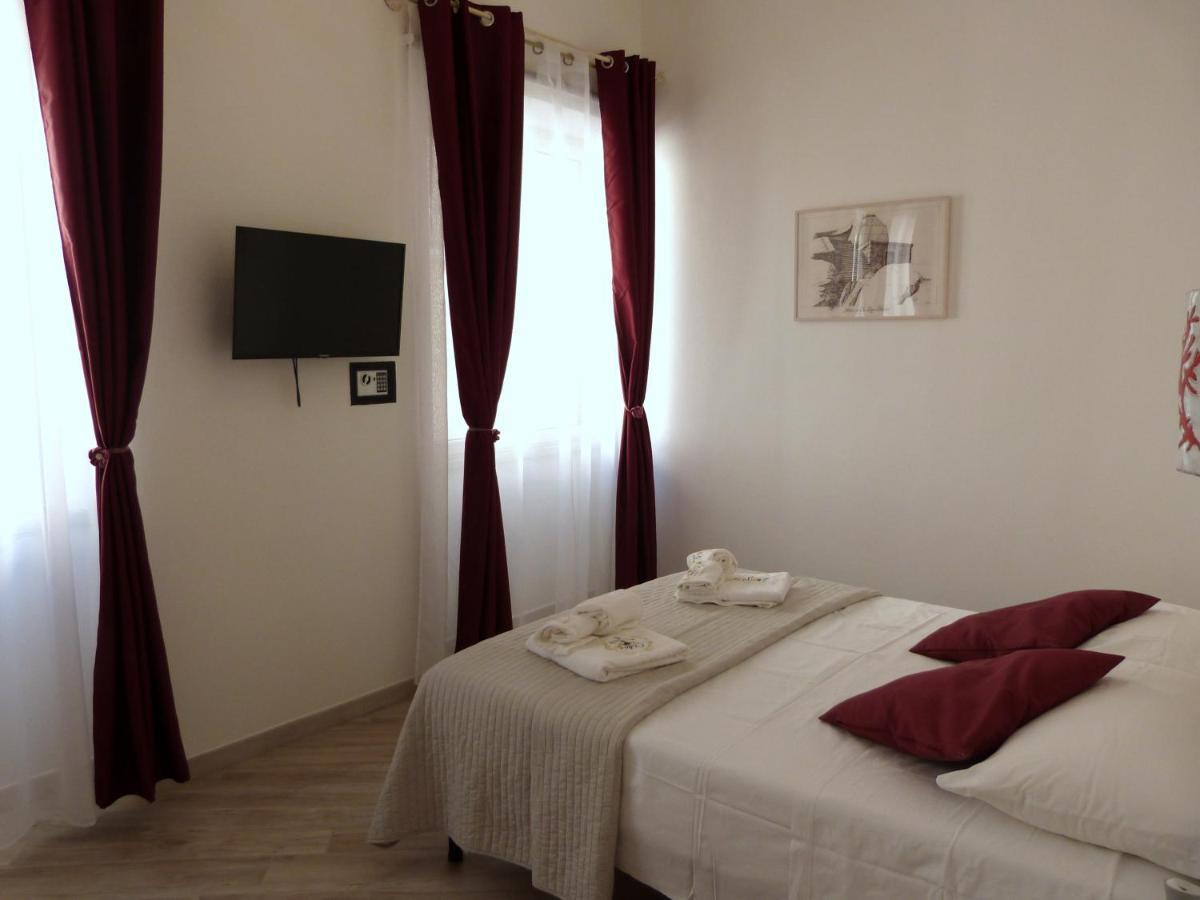 לה מדלנה Clelia'S Boutique Rooms & Suites מראה חיצוני תמונה